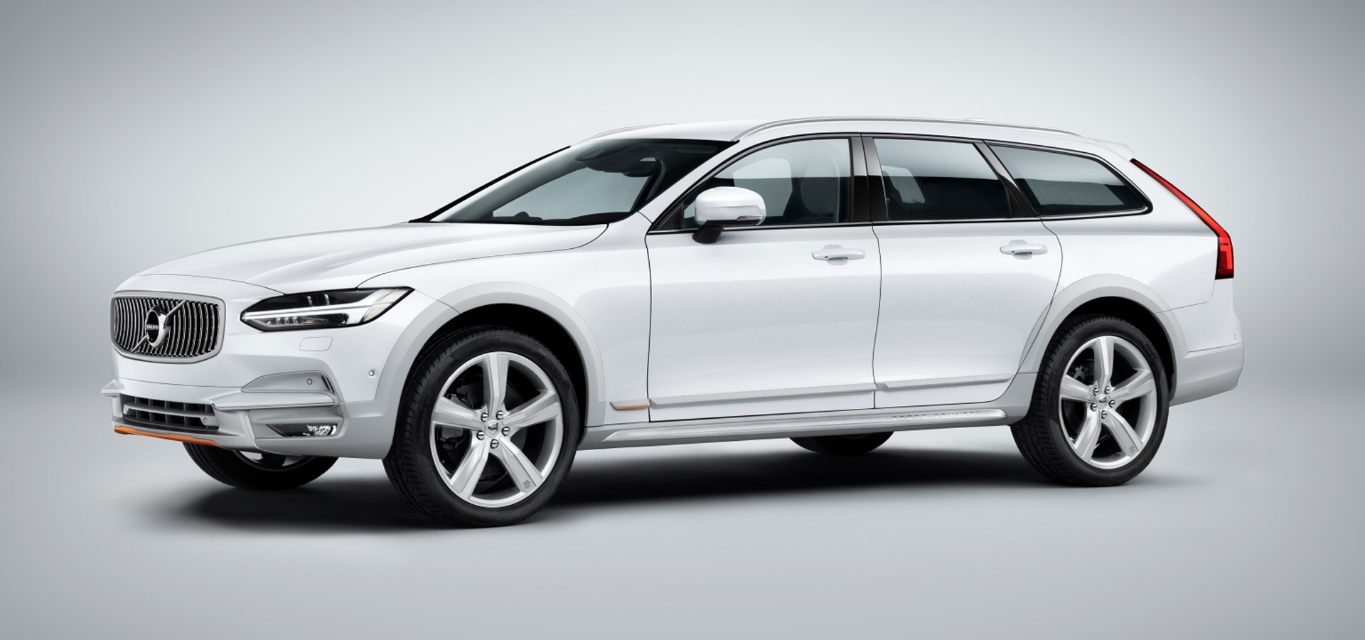 2020 Volvo V90 Cross Country